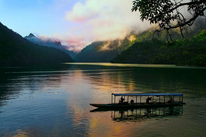 Take-a-journey-to-visit-ba-be-national-park_AuasiaTravel
